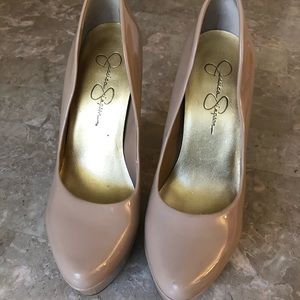 Jessica simpson (medium beige) pumps.
